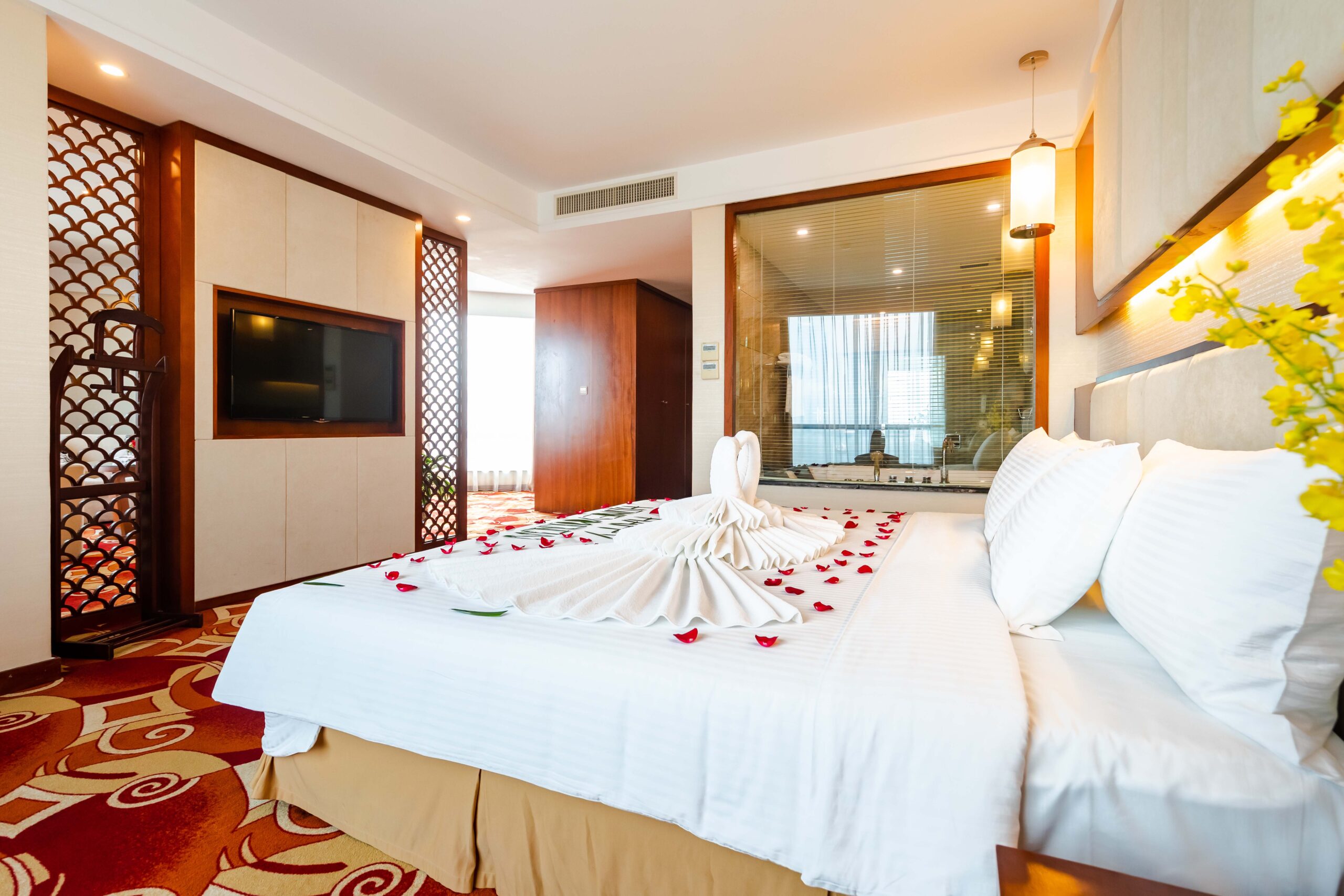 ĐẶT PHÒNG MƯỜNG THANH Khách sạn Mường Thanh Luxury Quảng Ninh